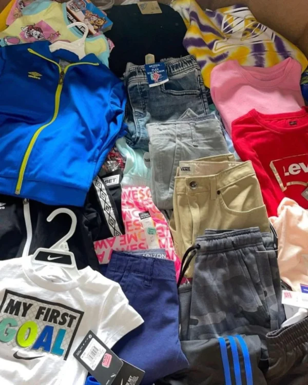 Kids clothing pallets